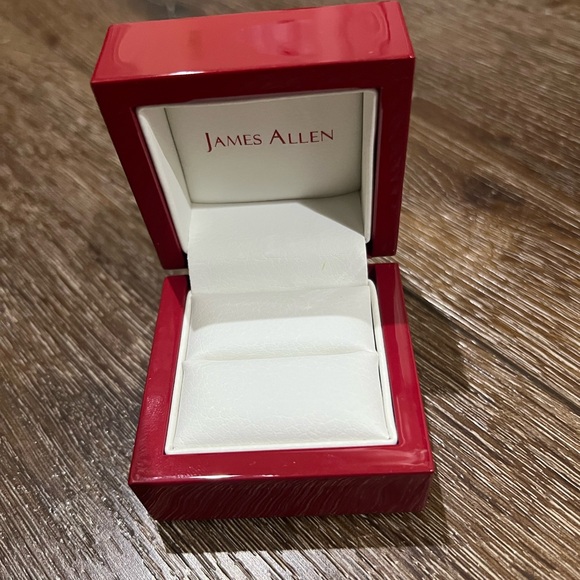 James Allen Red Jewelry Box - Picture 3 of 9
